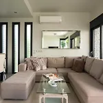 Ixia Pool Villa With Sea View Roof Top *