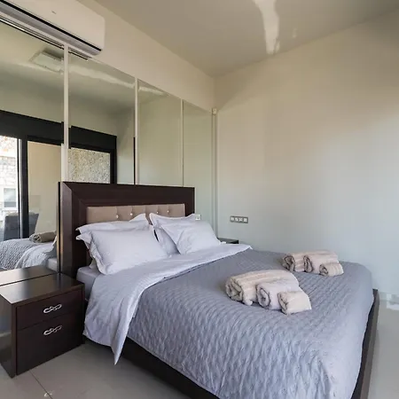 Ixia Pool Villa With Sea View Roof Top 别墅 *