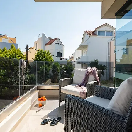 Pool With Sea View Roof *