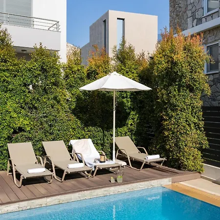 Villa Pool With Sea View Roof *